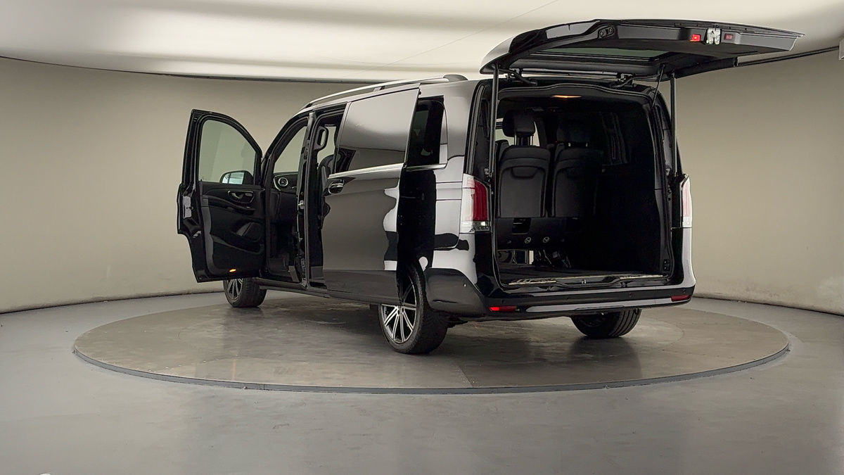 Mercedes-Benz V Class Image 23