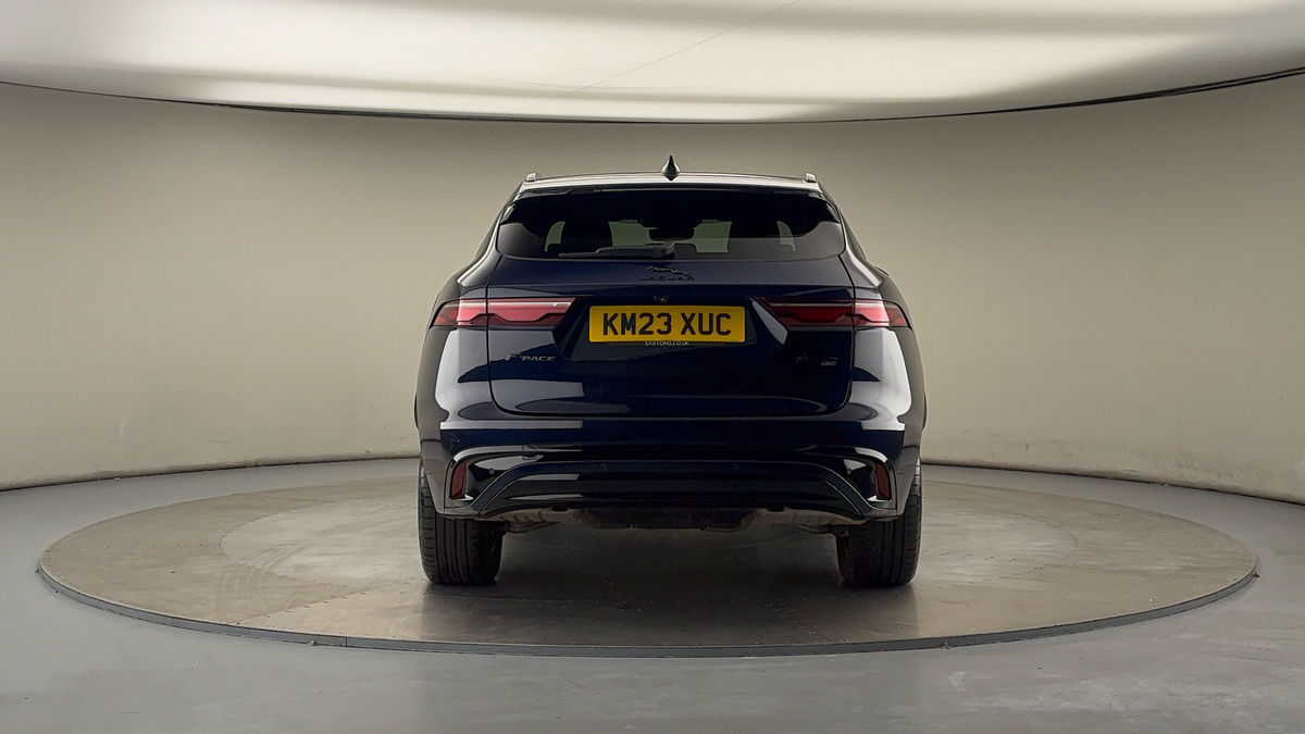 Jaguar F-PACE Image 4