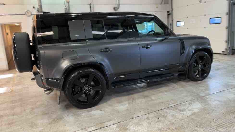 More views of Land Rover Defender 110