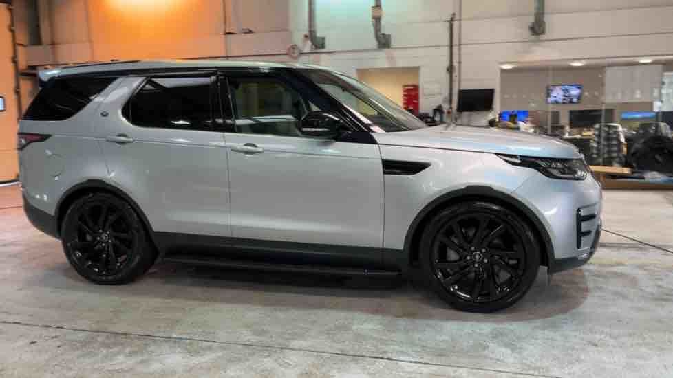 More views of Land Rover Discovery
