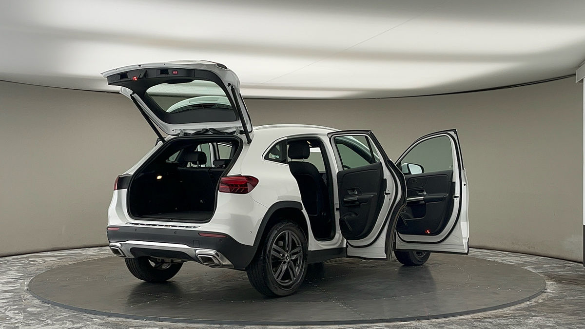 More views of Mercedes-Benz GLA