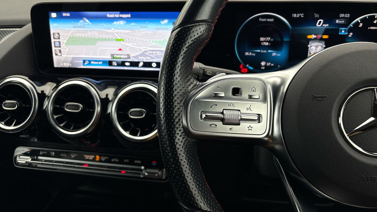 Mercedes-Benz GLA Image 13