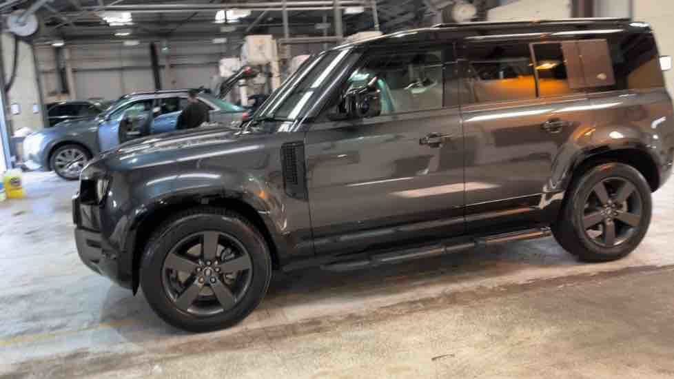 More views of Land Rover Defender 110
