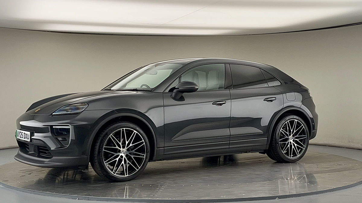 More views of Porsche Macan