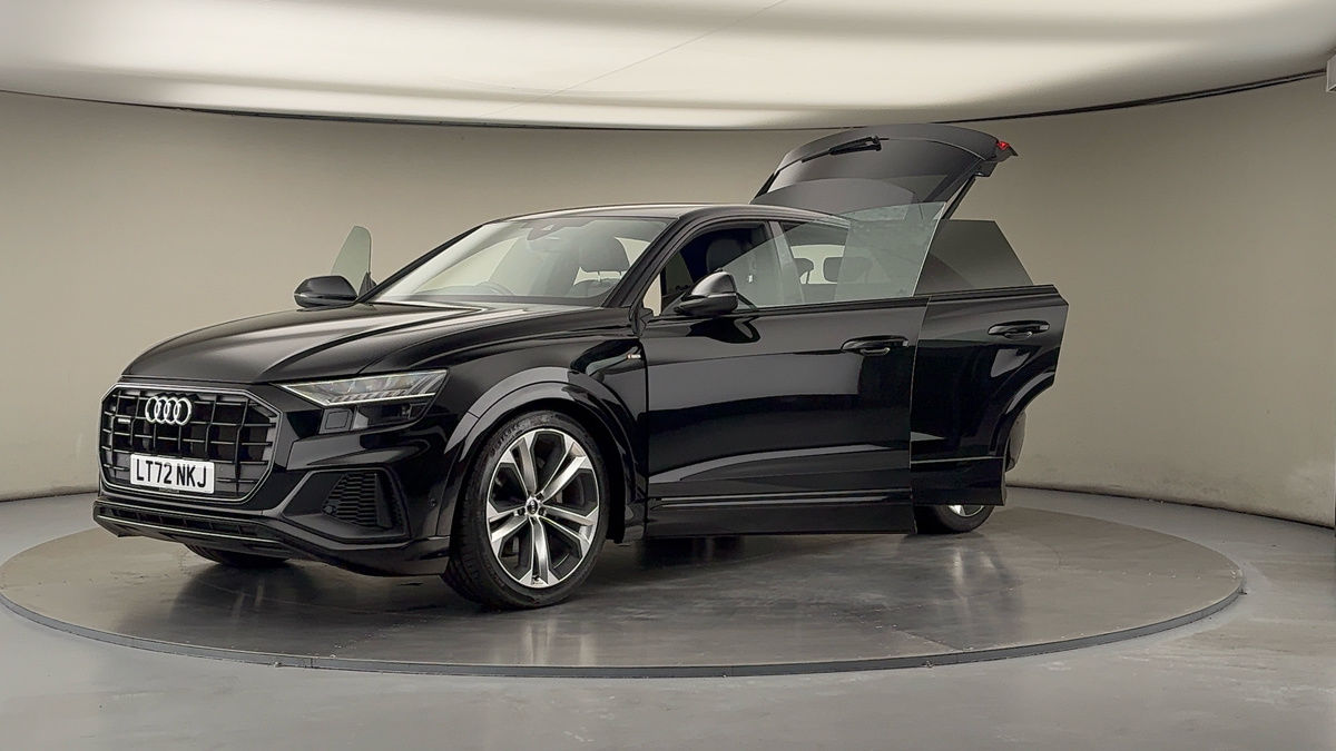 More views of Audi Q8