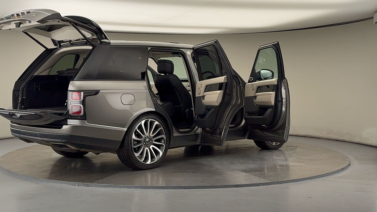 More views of Land Rover Range Rover