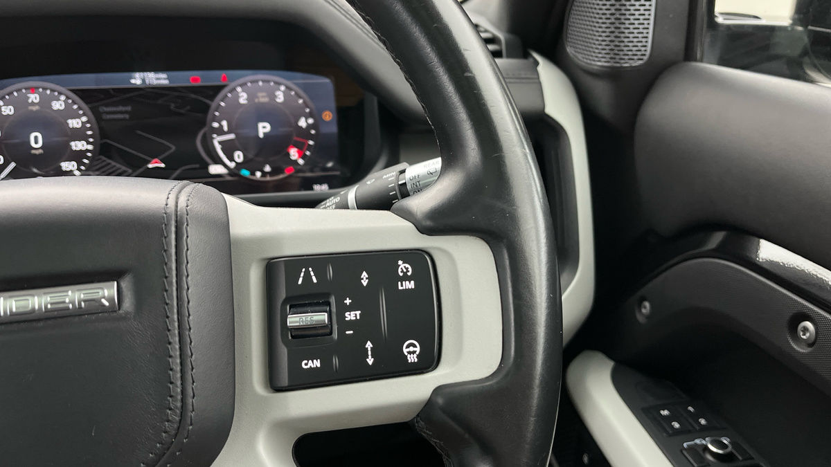 Land Rover Defender 90 Image 14