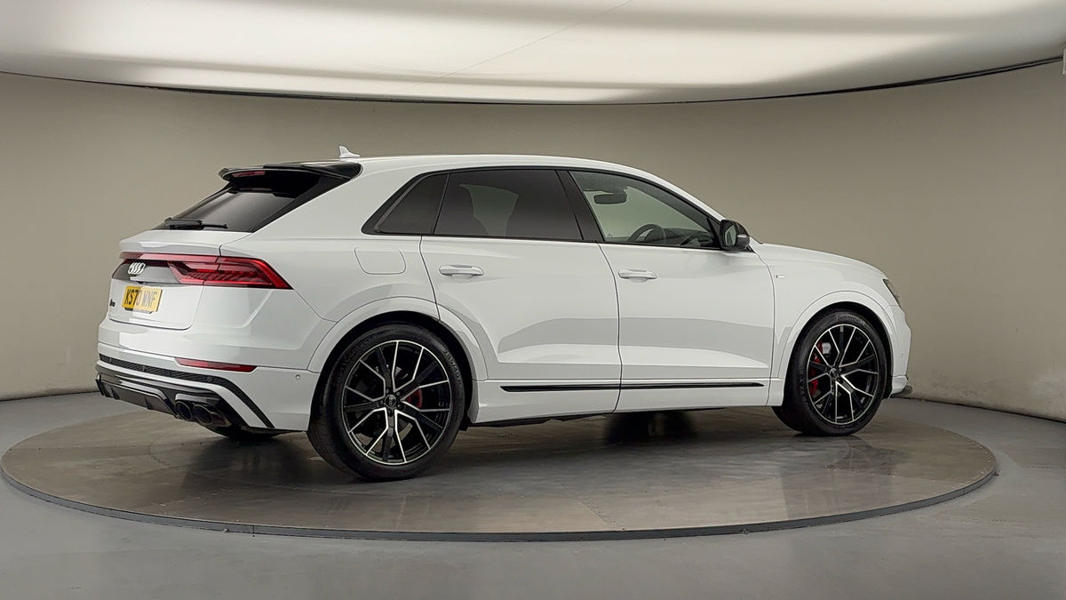 More views of Audi Q8