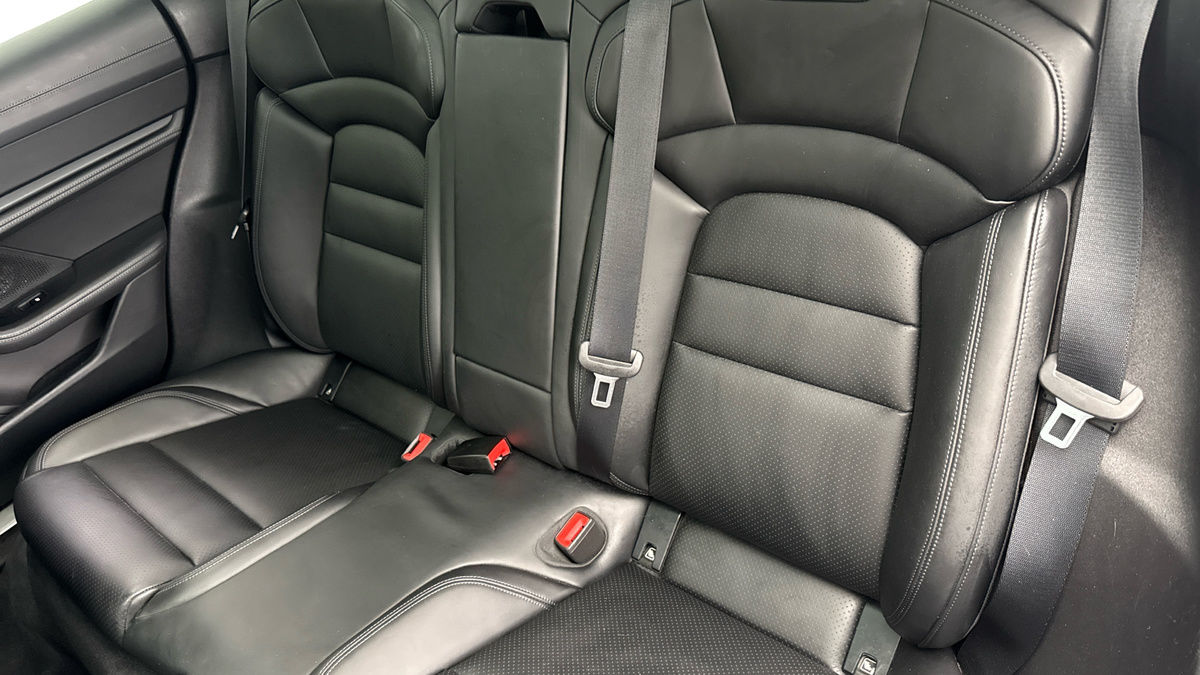 Porsche Taycan Image 7