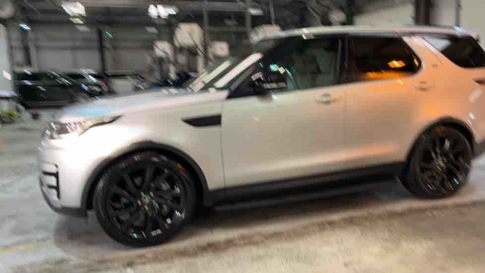 More views of Land Rover Discovery