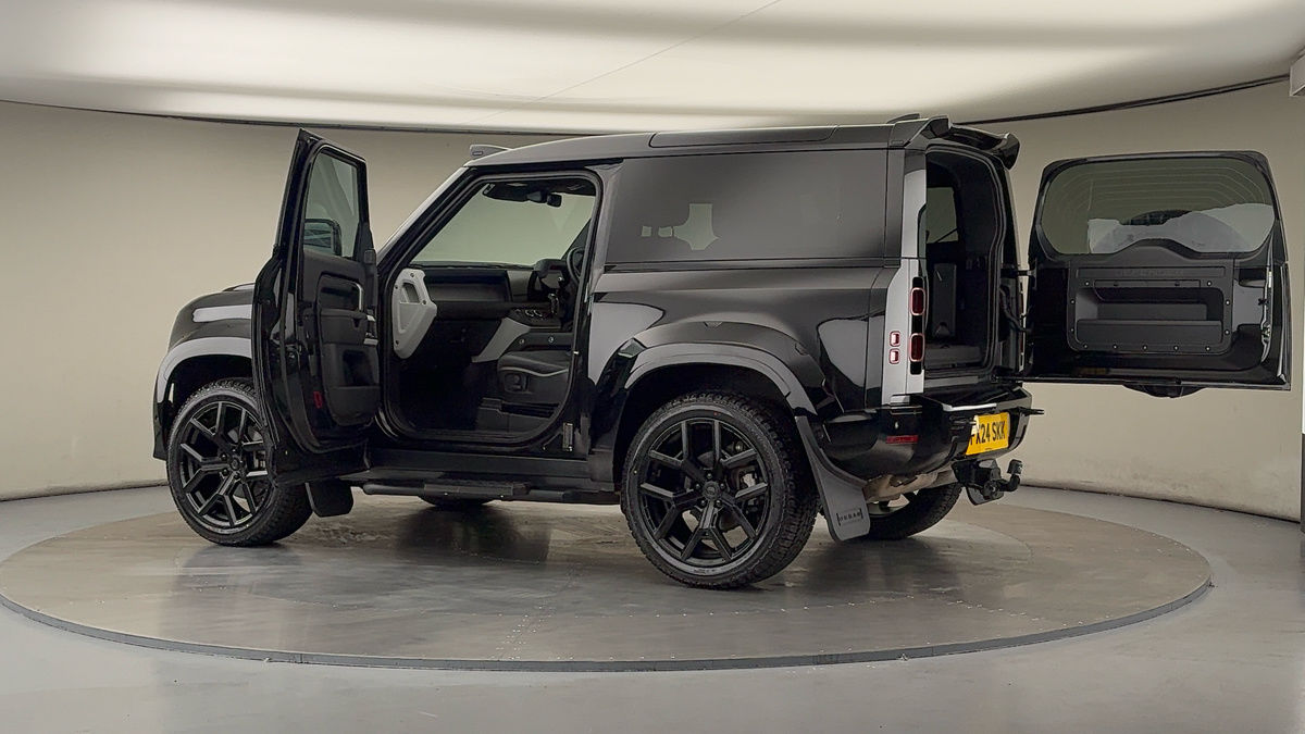 More views of Land Rover Defender 90