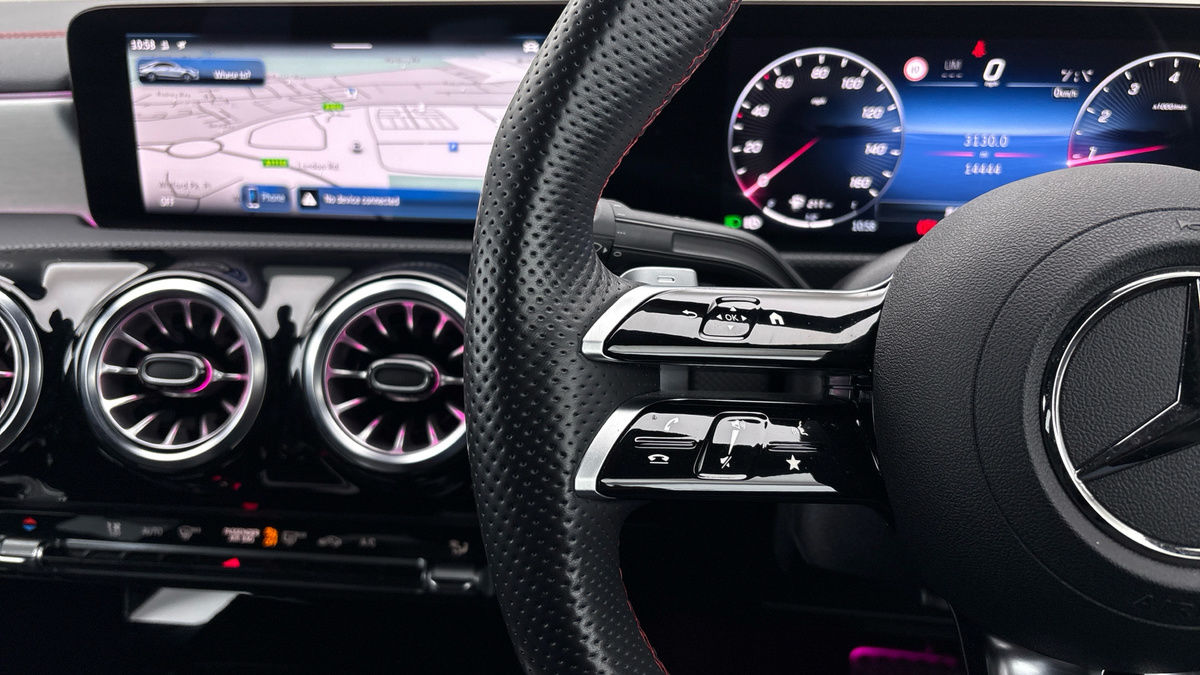 Mercedes-Benz CLA Image 13