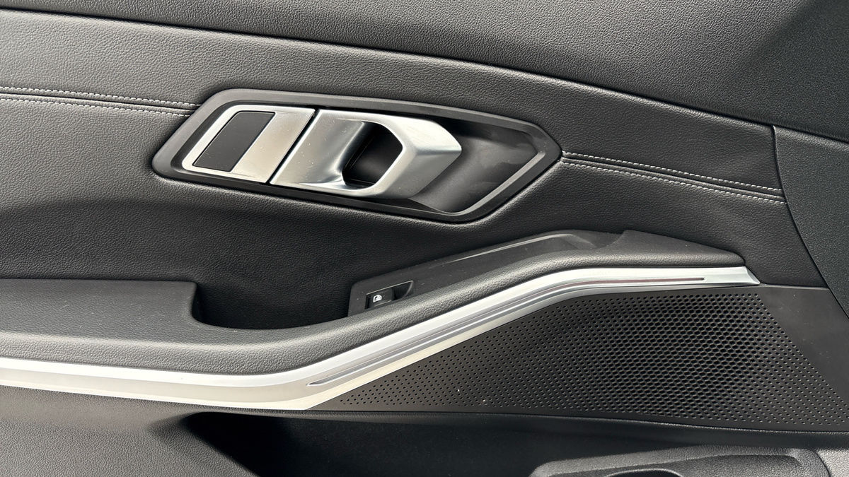 BMW 3 Series Image 19