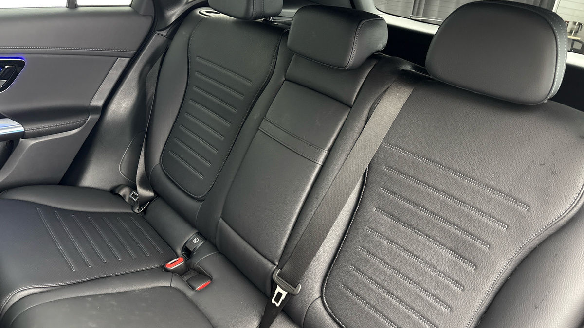 Mercedes-Benz GLC Image 8