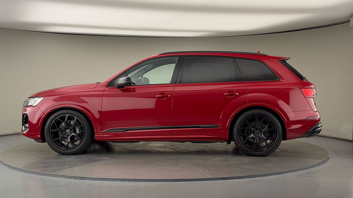 More views of Audi Q7