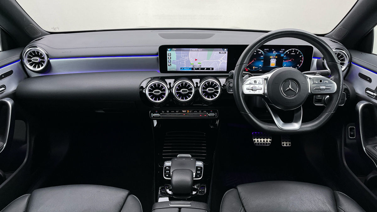 Mercedes-Benz CLA Image 12