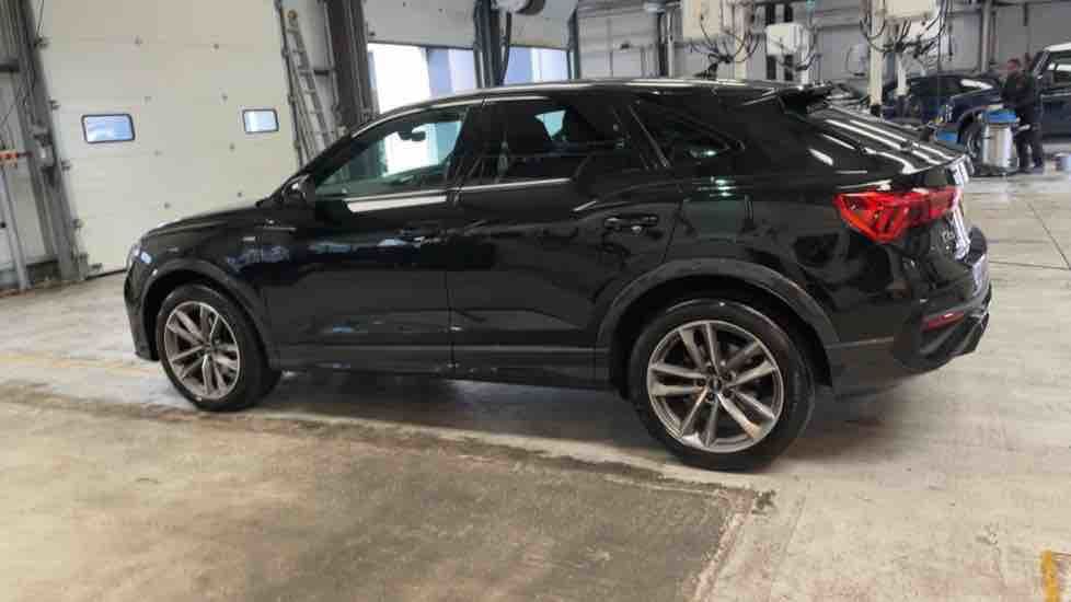 More views of Audi Q3