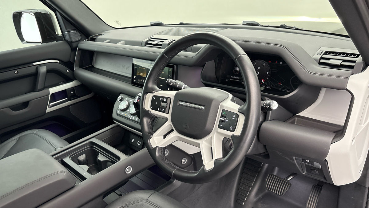 Land Rover Defender 110 Urban Image 5