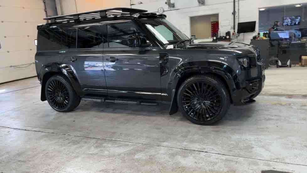 More views of Land Rover Defender 110