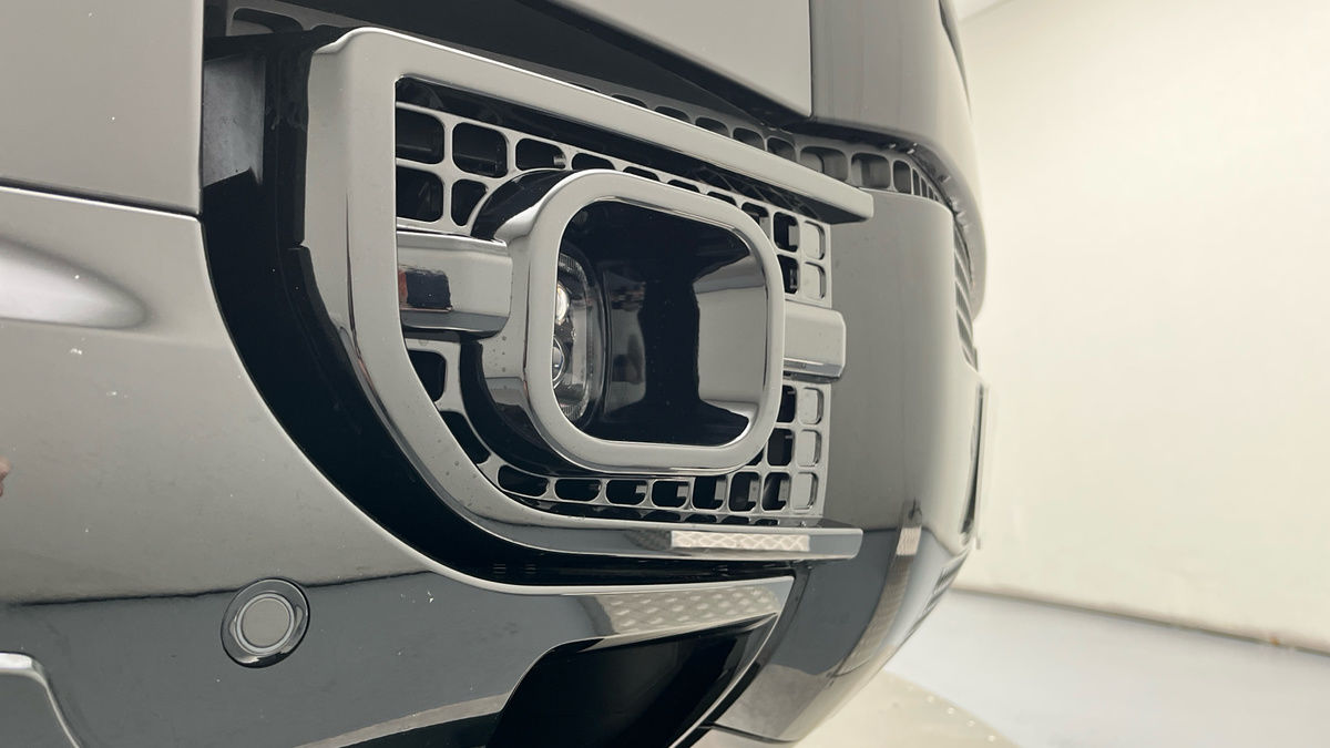 Land Rover Defender 110 Urban Image 28