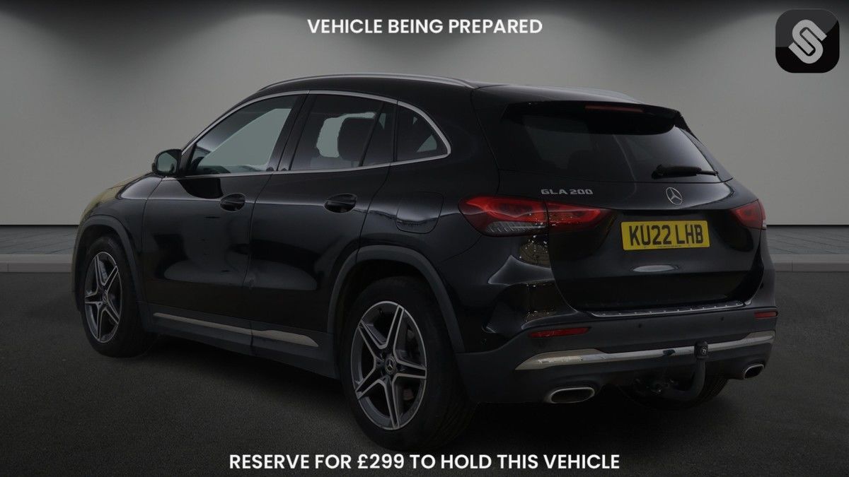 Mercedes-Benz GLA Image 3