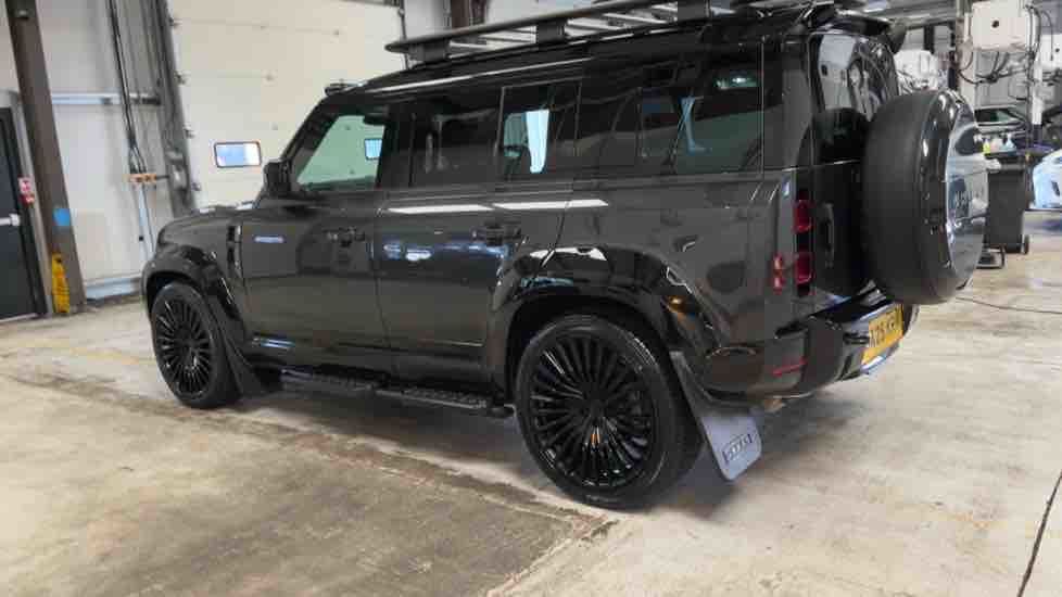 More views of Land Rover Defender 110