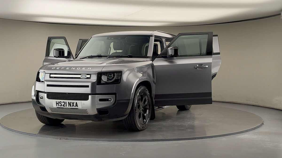 More views of Land Rover Defender 110