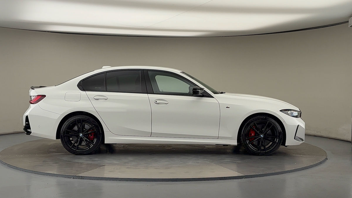 BMW 3 Series Image 16