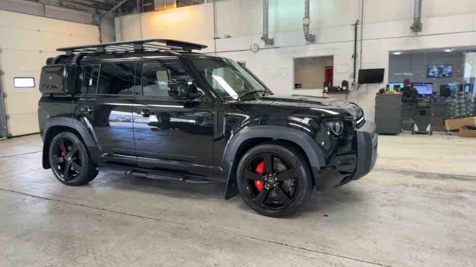 More views of Land Rover Defender 110