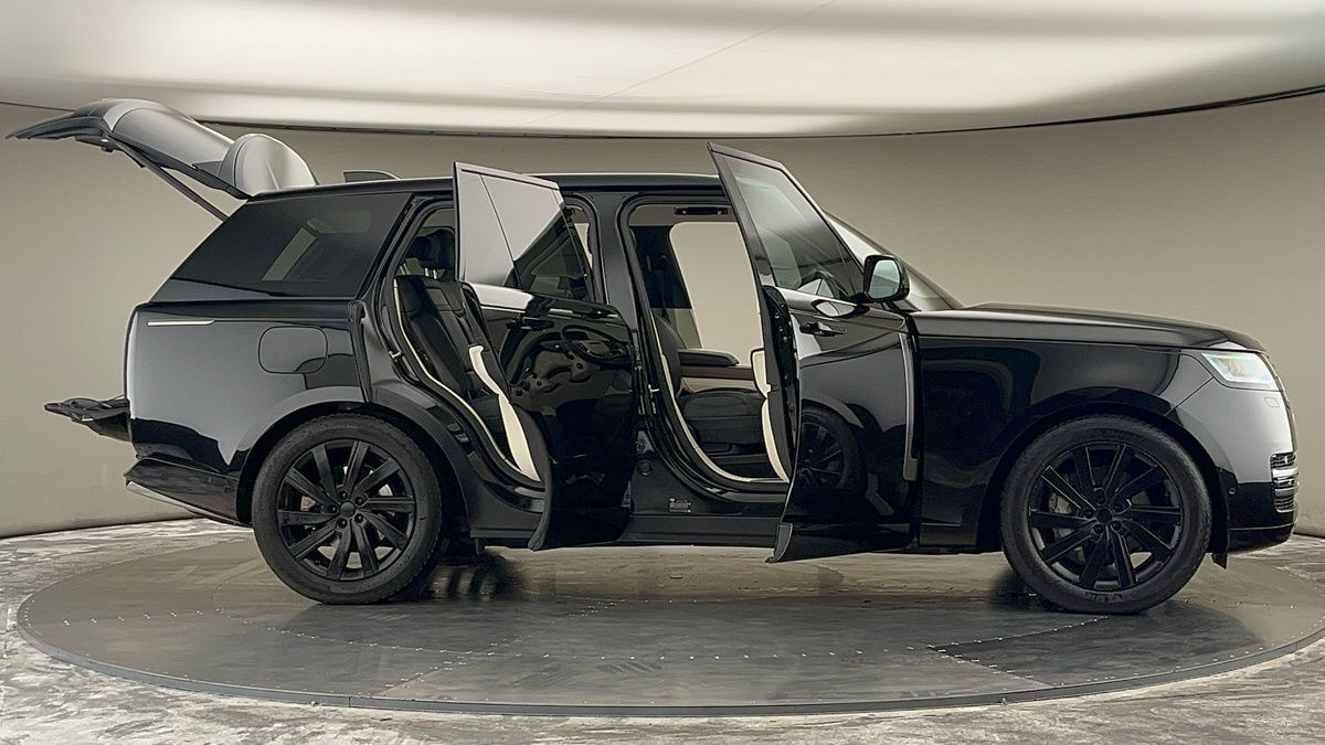 More views of Land Rover Range Rover