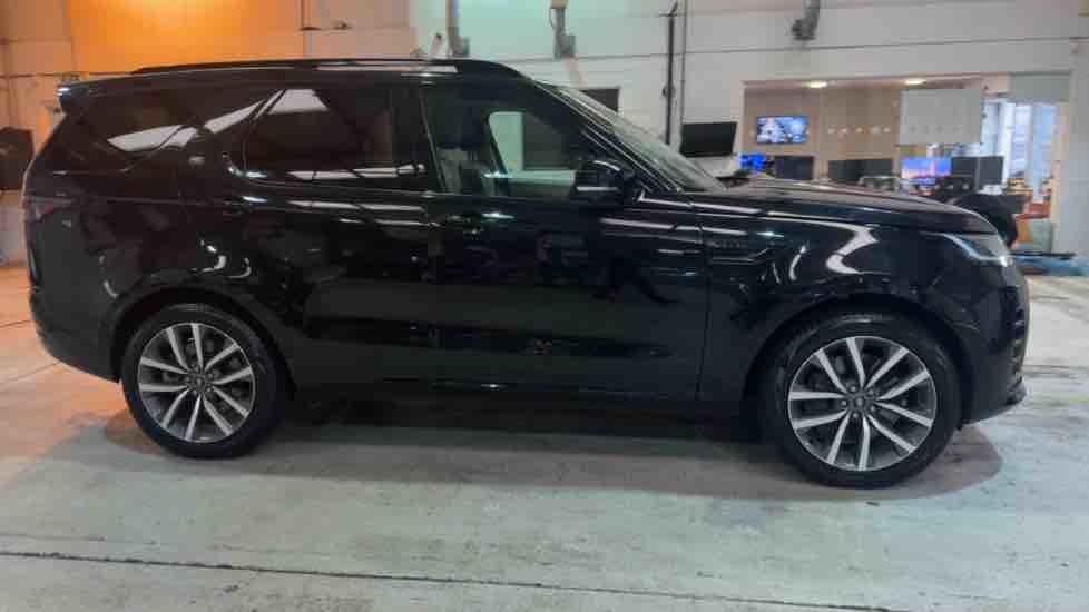 More views of Land Rover Discovery