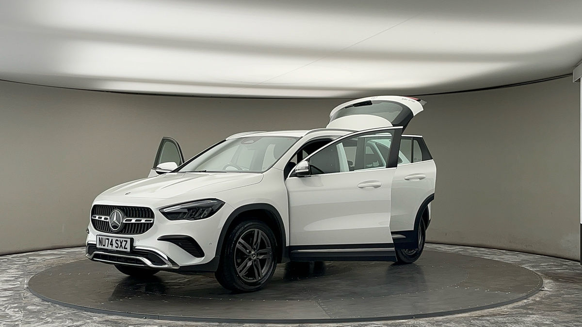 Mercedes-Benz GLA Image 22