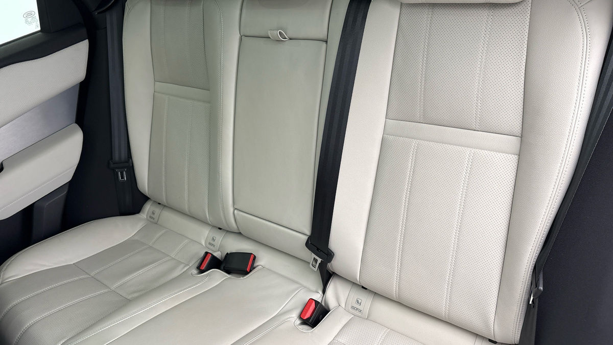 Land Rover Range Rover Velar Image 8
