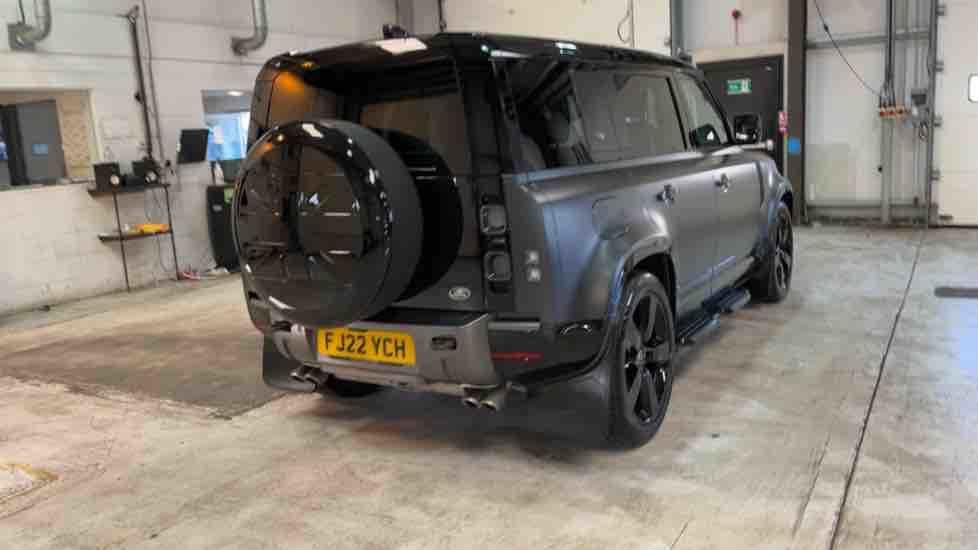 More views of Land Rover Defender 110
