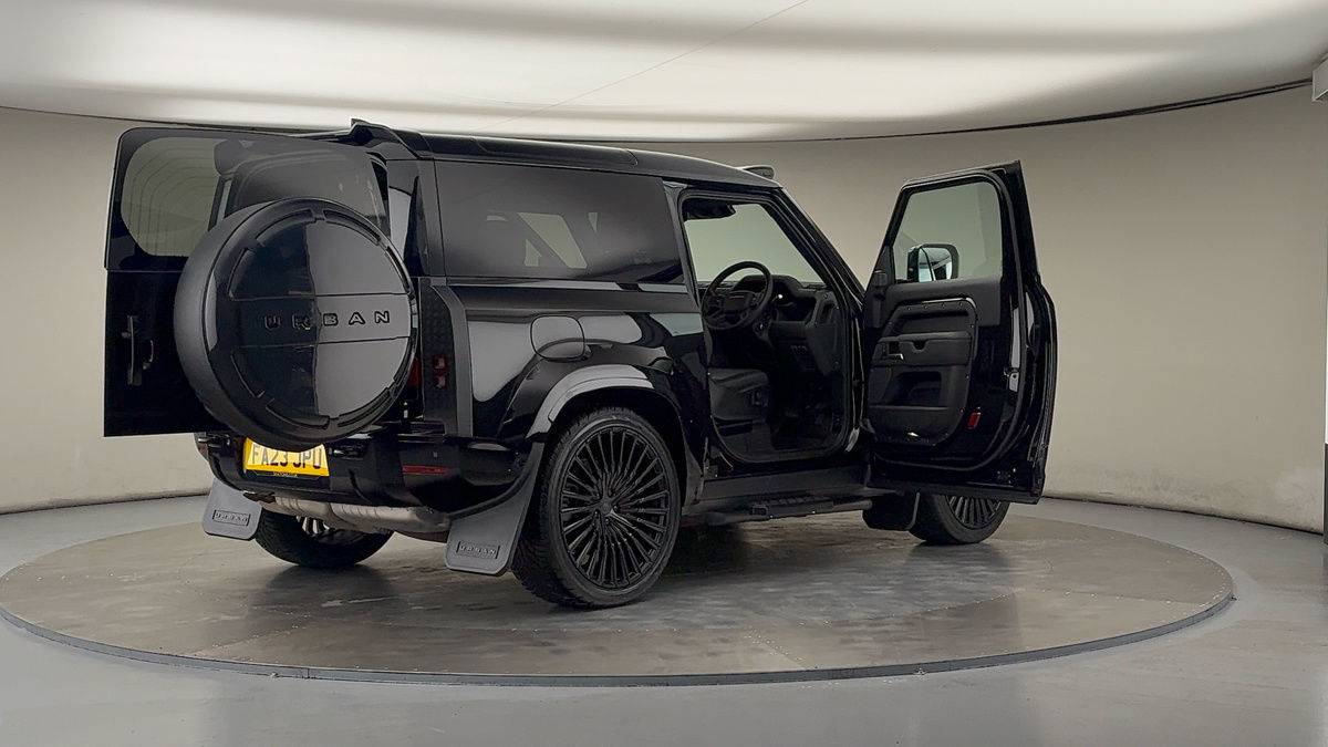 More views of Land Rover Defender 90