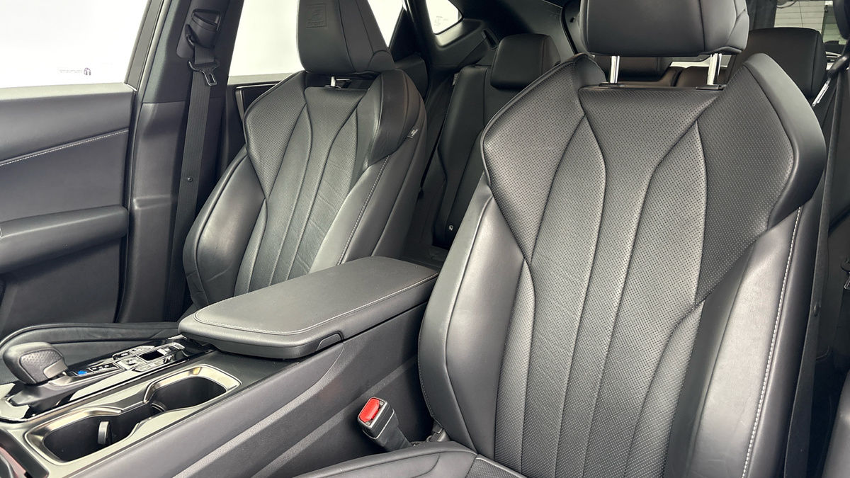 Lexus NX Image 7