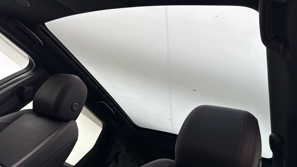 Land Rover Discovery Sport Image 6
