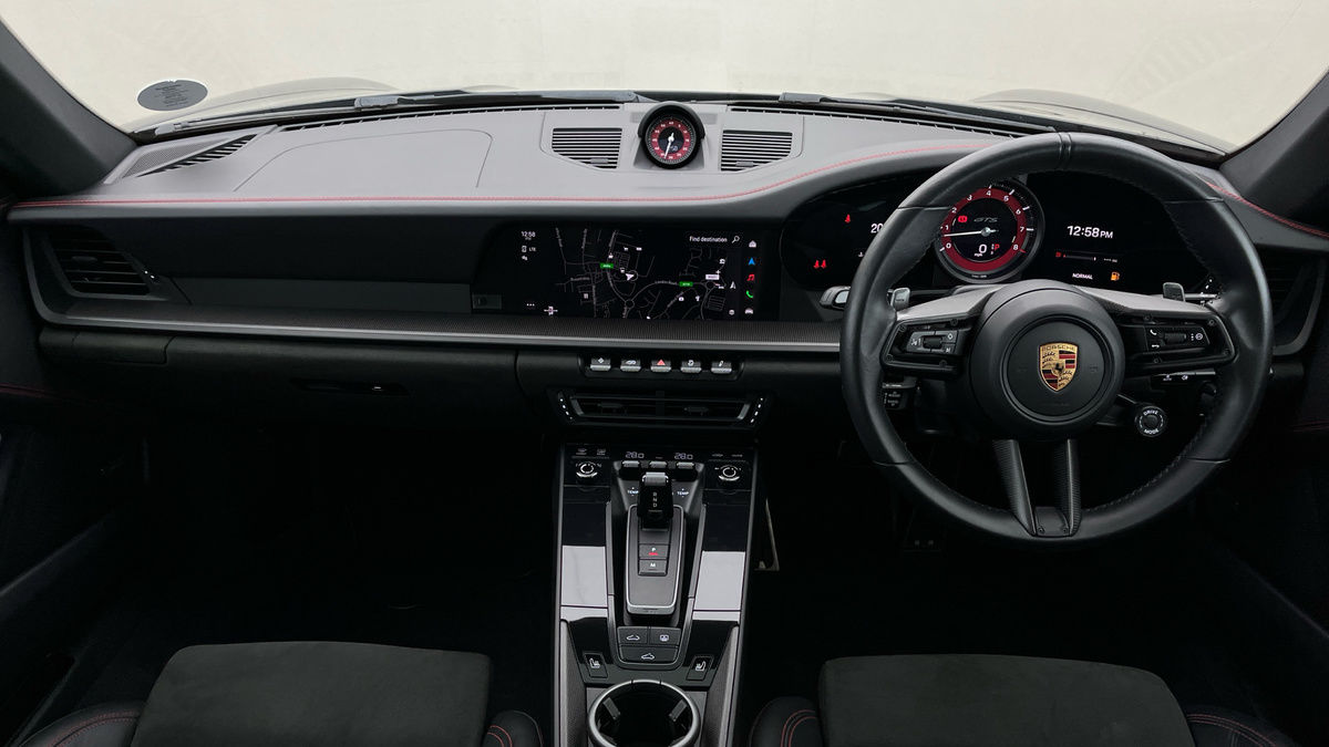 Porsche 911 Image 12