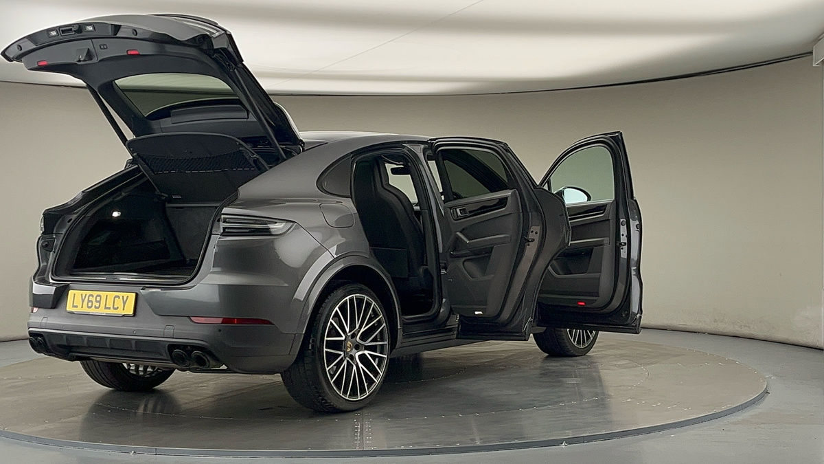 More views of Porsche Cayenne