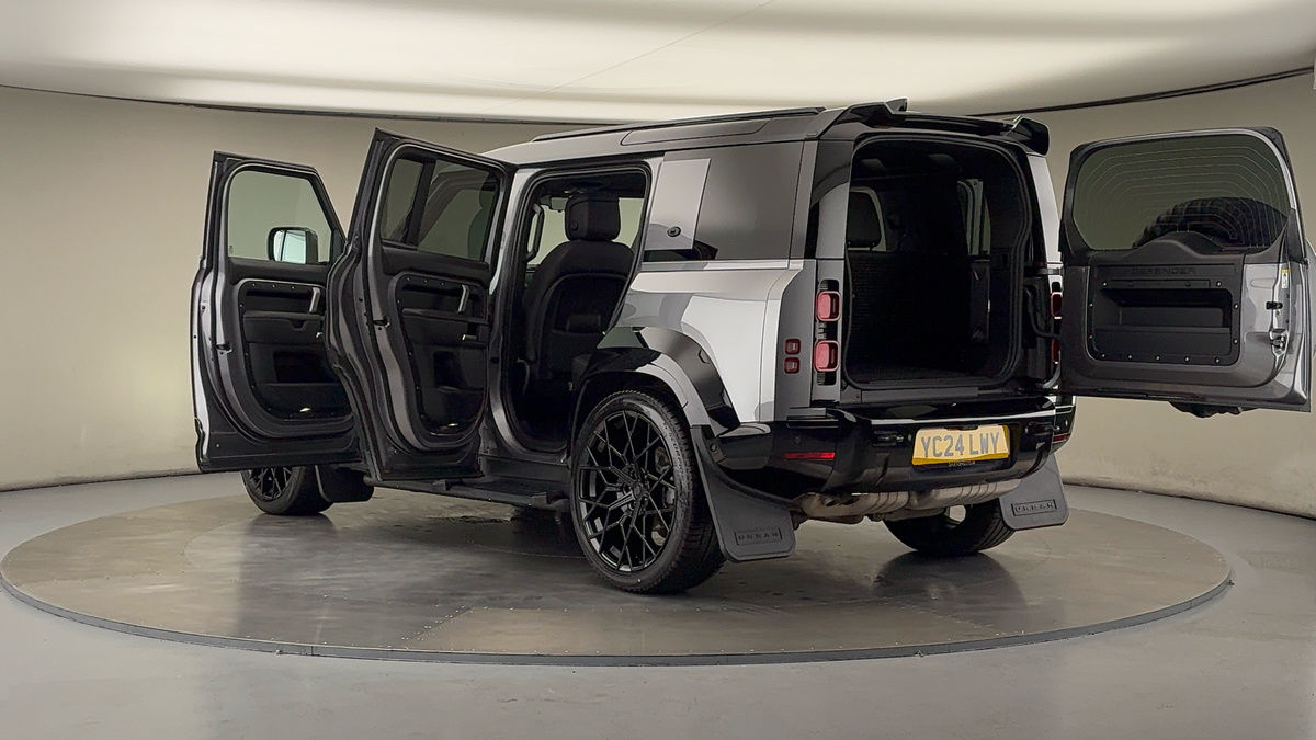 More views of Land Rover Defender 110