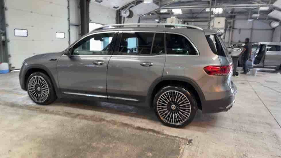More views of Mercedes-Benz EQB