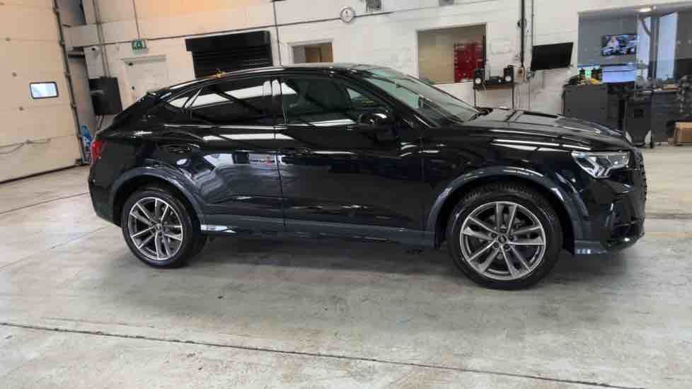 More views of Audi Q3