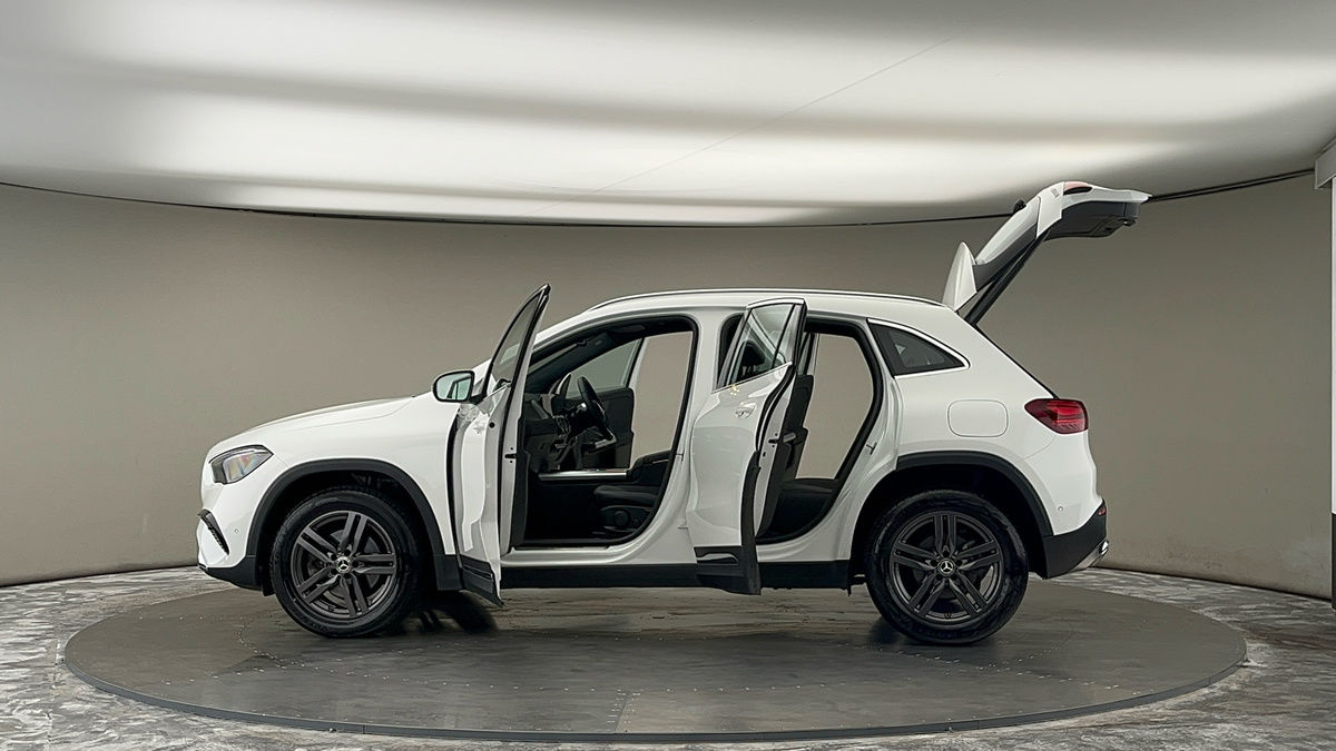 More views of Mercedes-Benz GLA