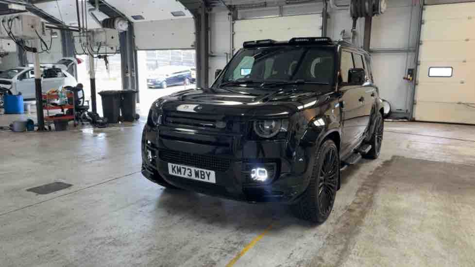 More views of Land Rover Defender 110