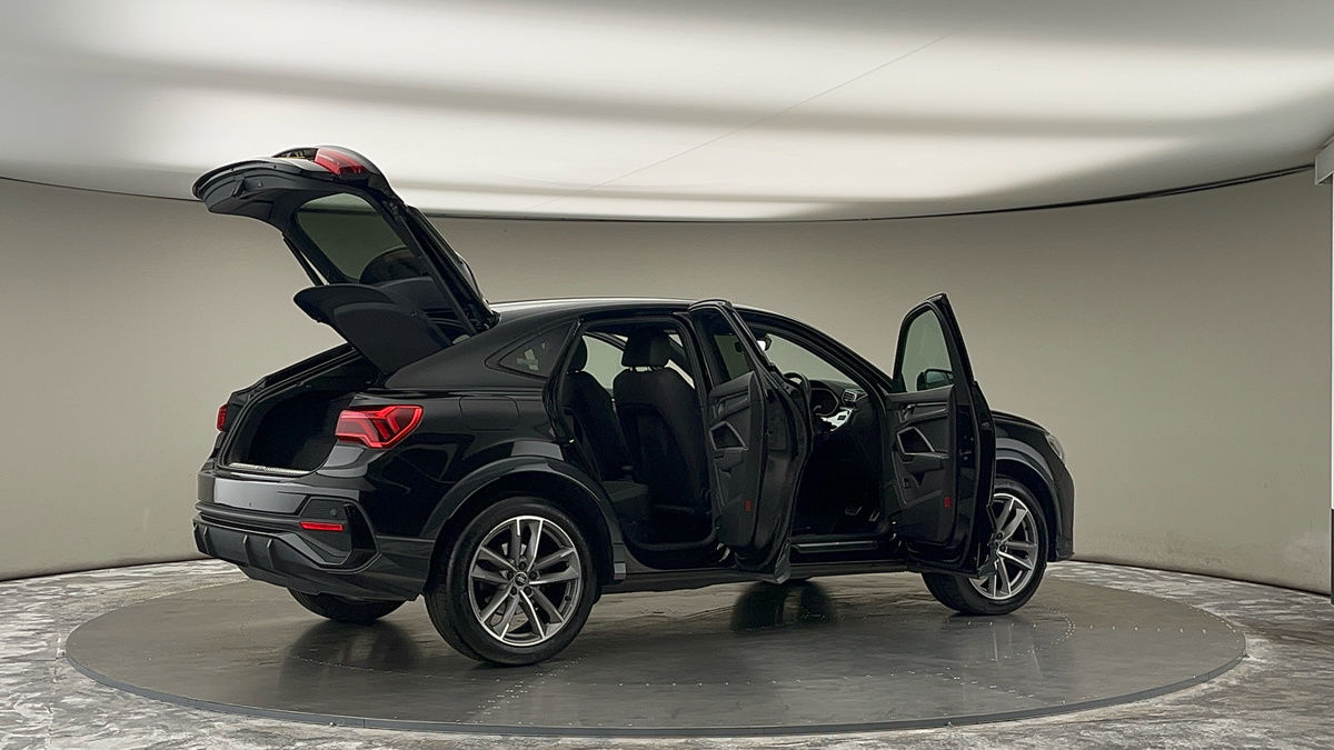 More views of Audi Q3