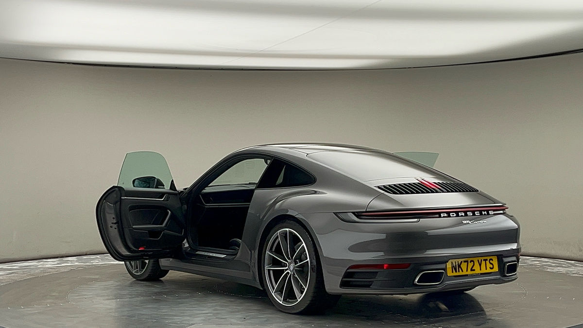 Porsche 911 Image 23