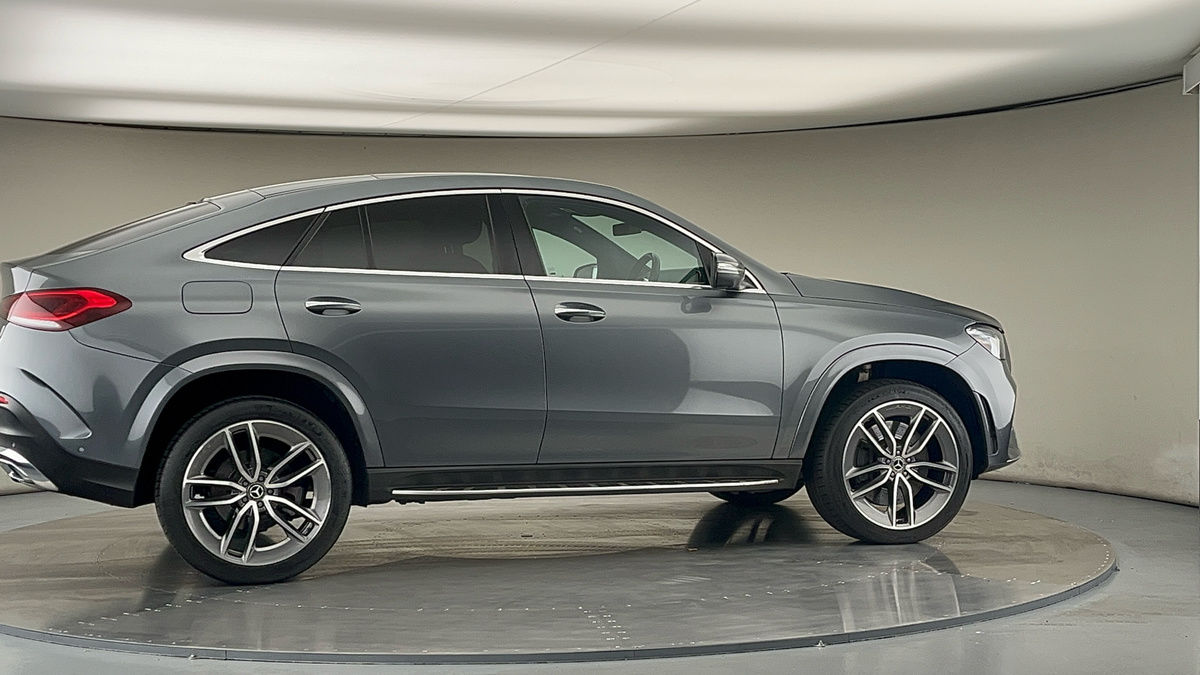 More views of Mercedes-Benz GLE