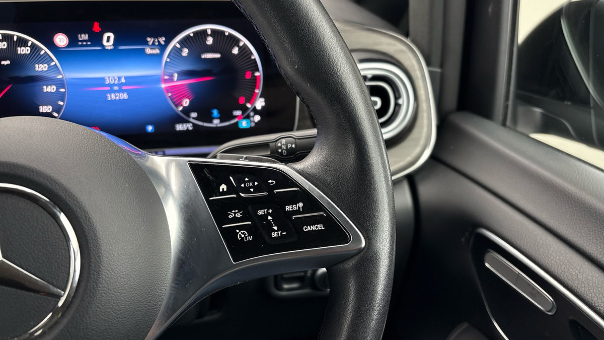 Mercedes-Benz V Class Image 14