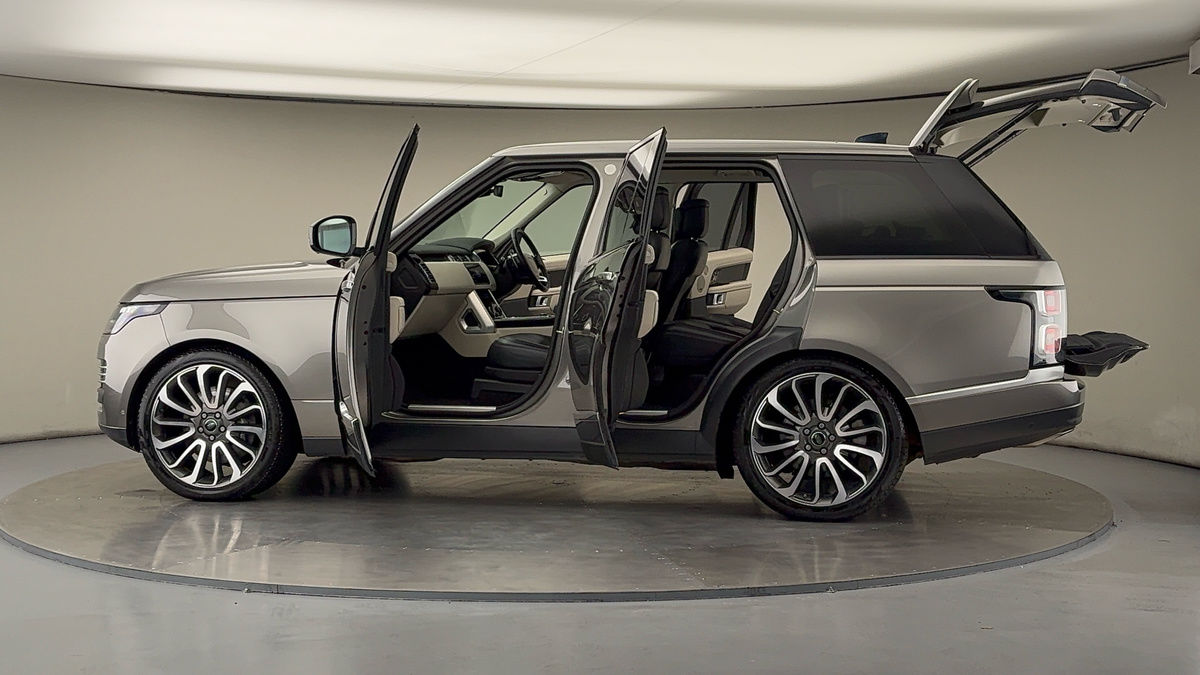 More views of Land Rover Range Rover