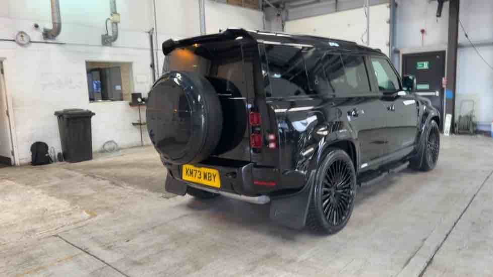 More views of Land Rover Defender 110